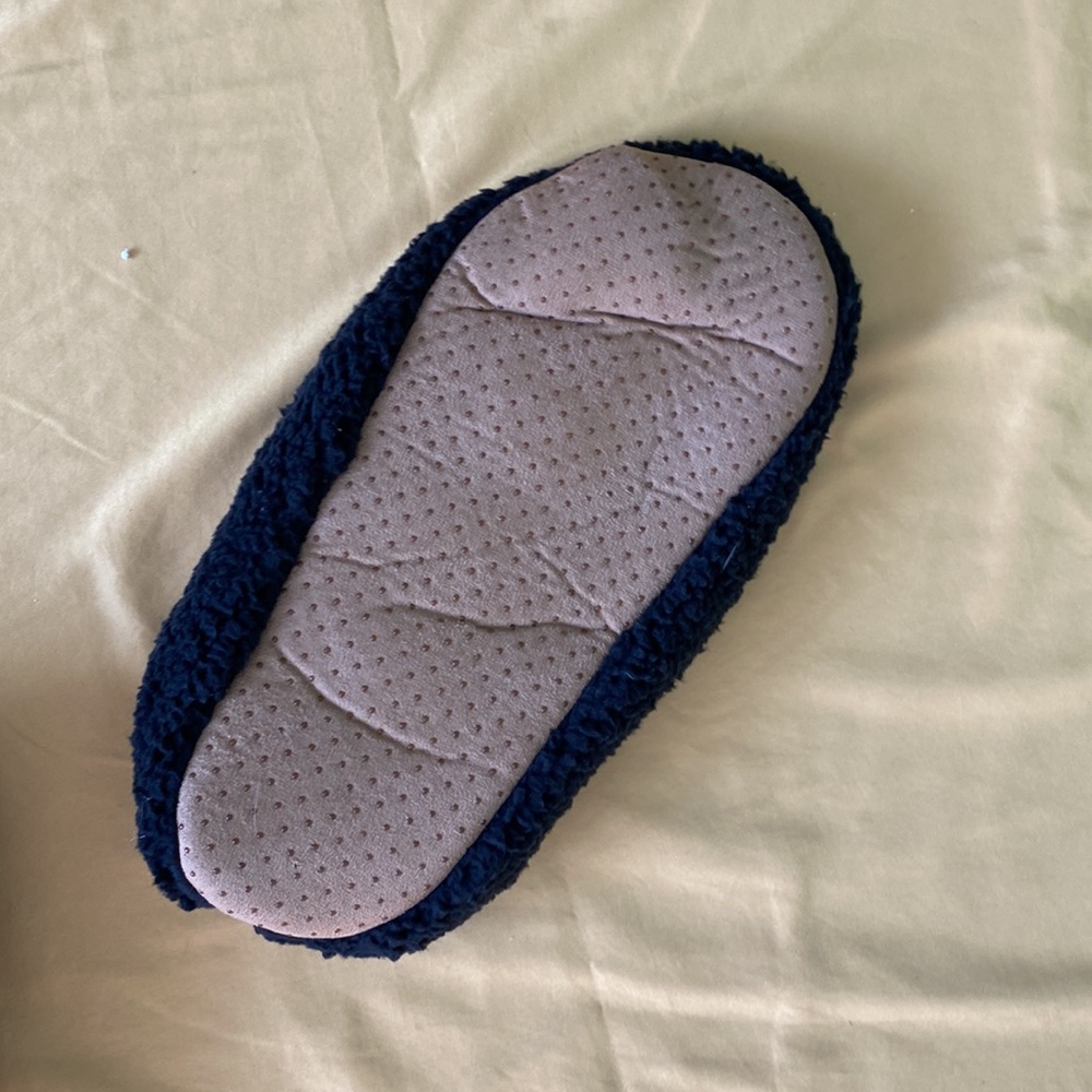 Slippers** - Picture 2 of 4